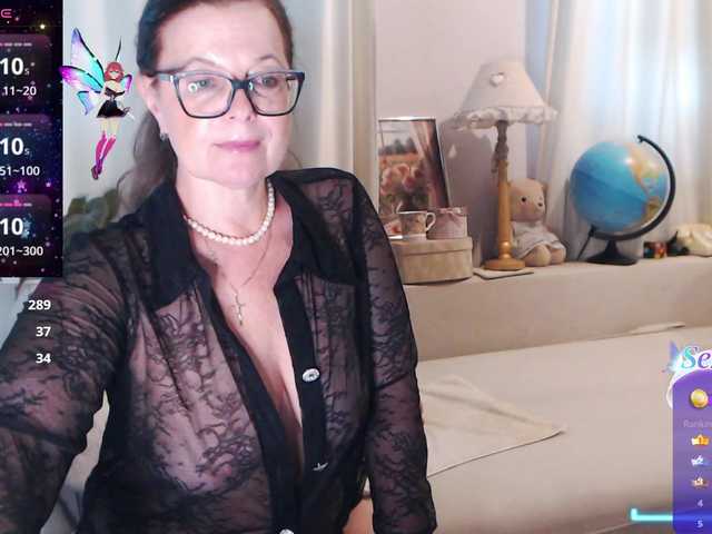 HelenBerg live cam on BongaCams