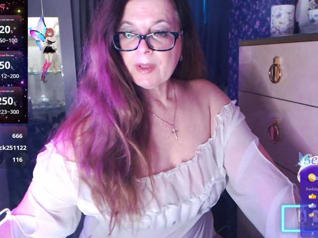 HelenBerg live cam on BongaCams