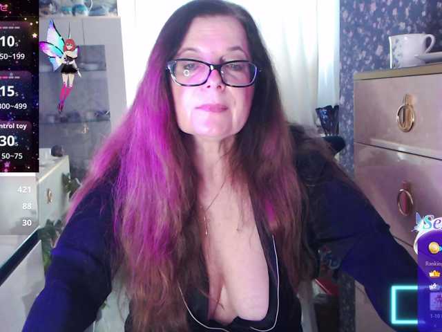HelenBerg live cam on BongaCams
