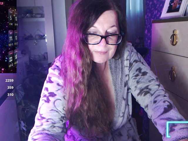HelenBerg — live female cam