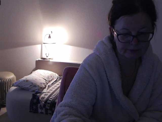 HelenBerg's BongaCams show and profile