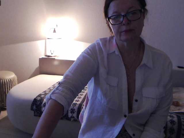 HelenBerg's BongaCams show and profile