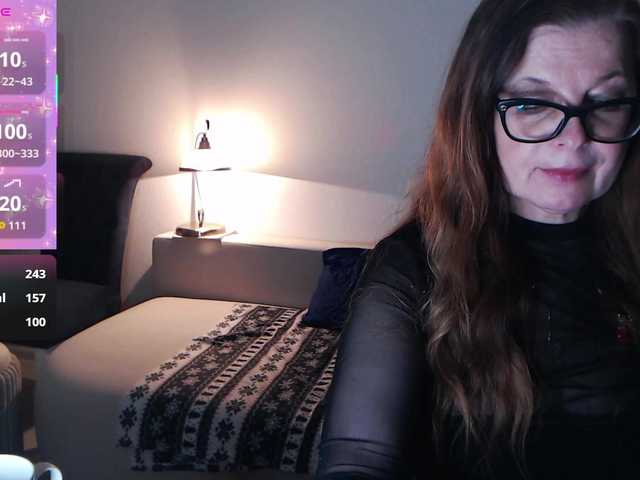 HelenBerg's BongaCams show and profile