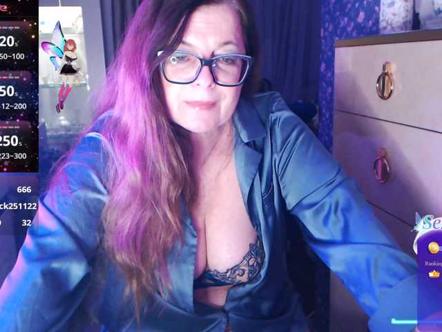 HelenBerg live cam on BongaCams
