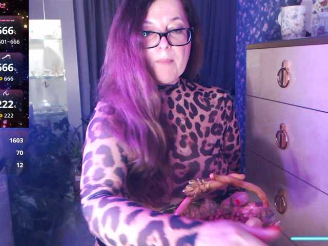 HelenBerg live cam on BongaCams