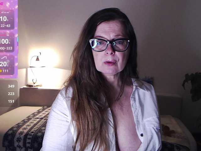 HelenBerg's BongaCams show and profile