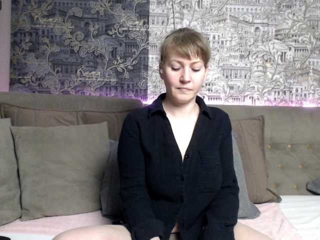 mandyfoxxx's BongaCams show and profile