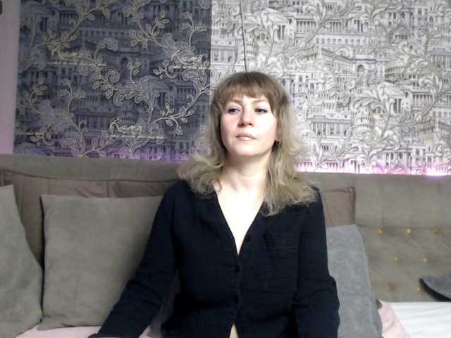 mandyfoxxx's BongaCams show and profile