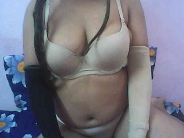 Anjali_dogra webcam