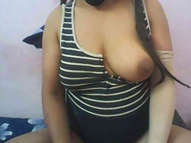 Anjali_dogra webcam