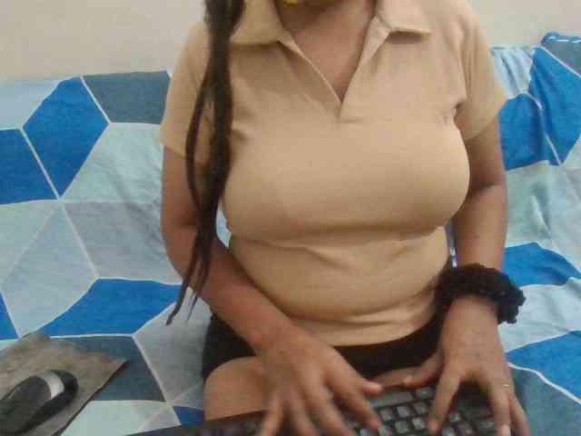 Anjali_dogra webcam