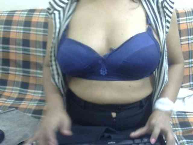 Anjali_dogra webcam