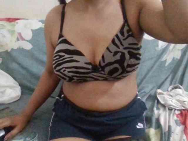 Anjali_dogra webcam
