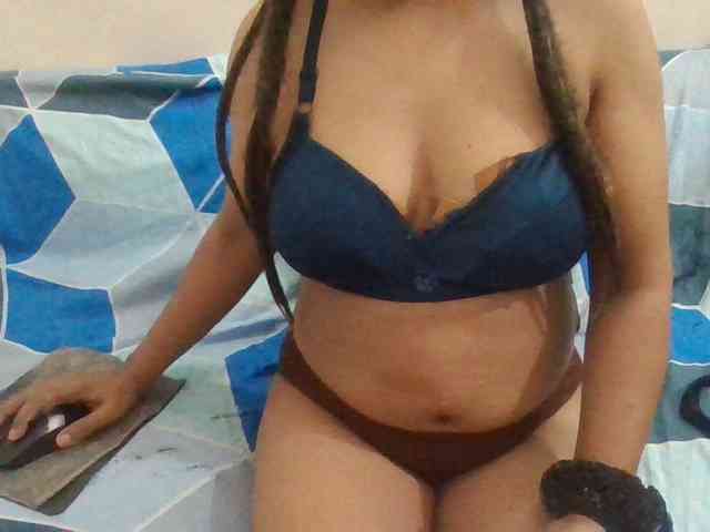 Anjali_dogra webcam