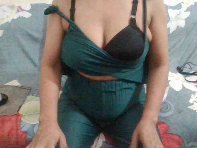 Anjali_dogra webcam