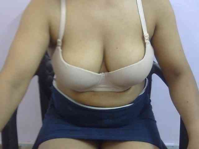 Anjali_dogra webcam