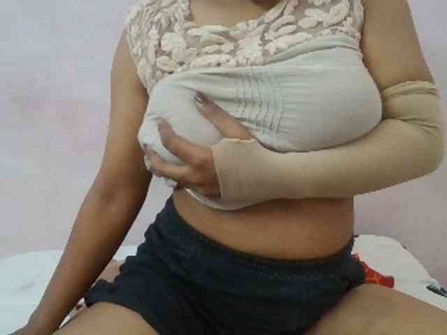Anjali_dogra webcam