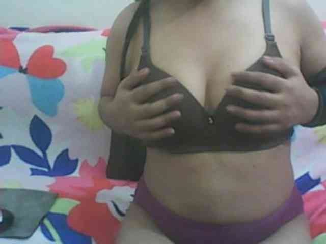 Anjali_dogra webcam