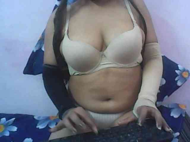 Anjali_dogra webcam