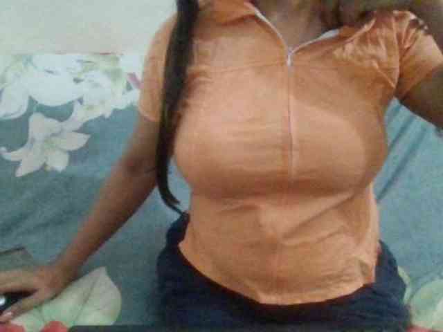 Anjali_dogra webcam