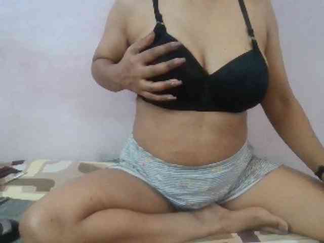 Anjali_dogra webcam