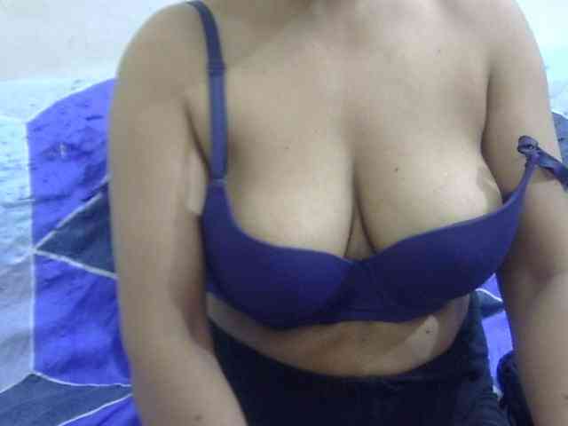 Anjali_dogra webcam