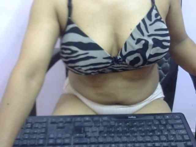 Anjali_dogra webcam