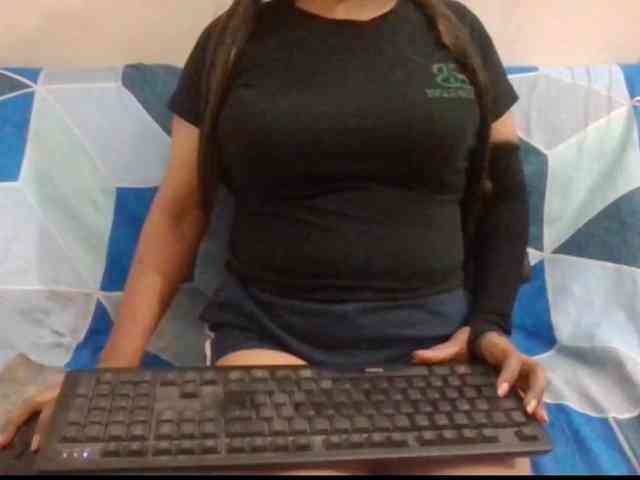 Anjali_dogra webcam