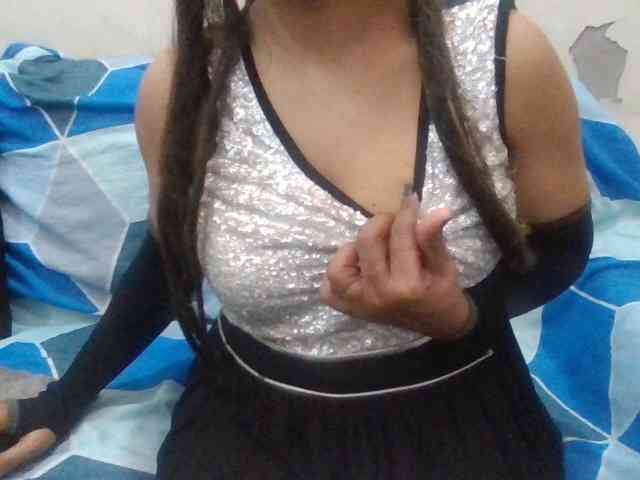 Anjali_dogra webcam