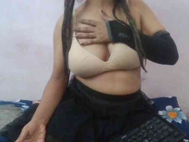 Anjali_dogra webcam