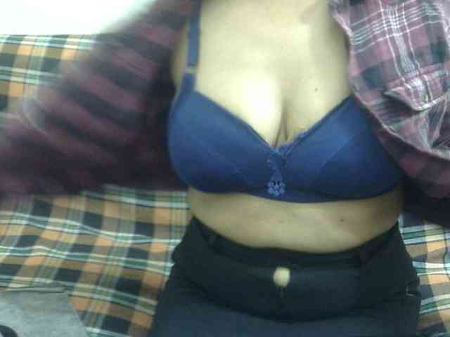 Anjali_dogra webcam