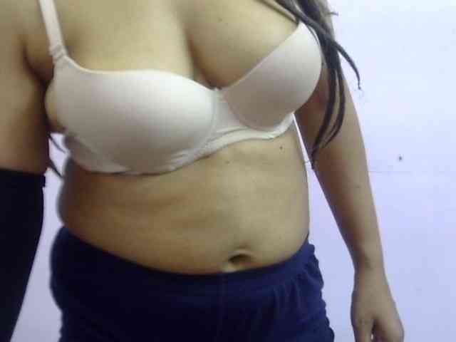 Anjali_dogra webcam