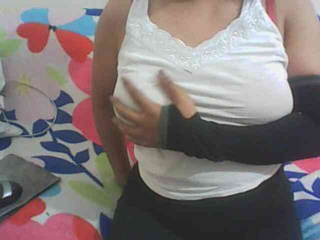 Anjali_dogra webcam
