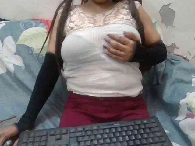 Anjali_dogra webcam