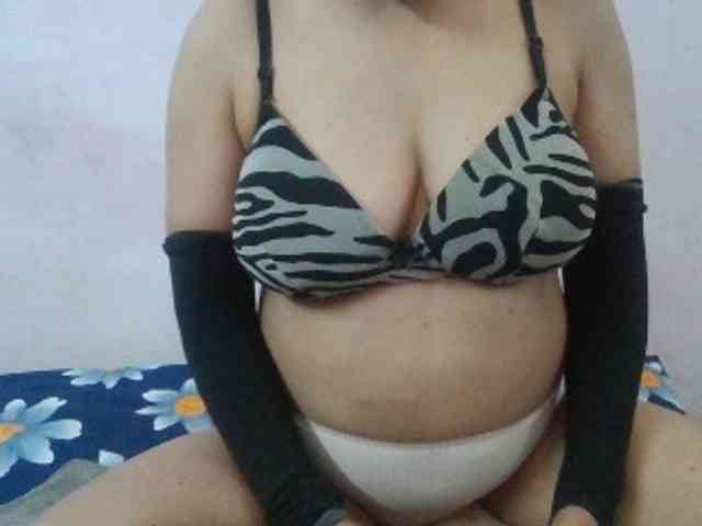 Anjali_dogra webcam