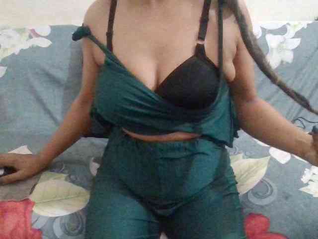 Anjali_dogra webcam