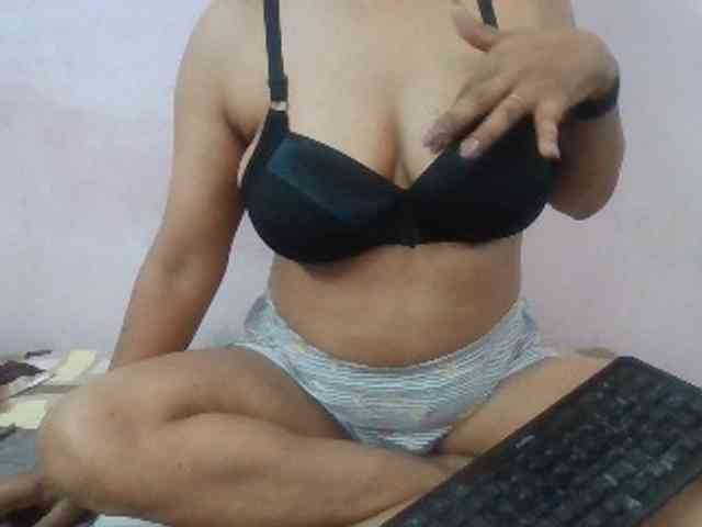 Anjali_dogra webcam