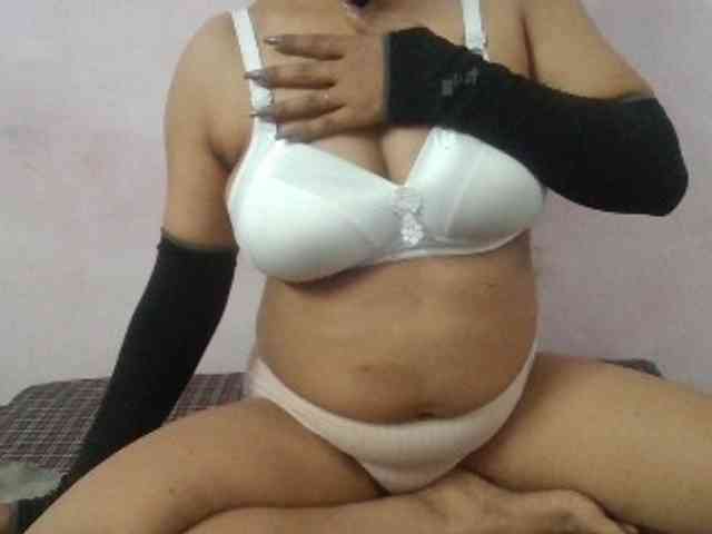 Anjali_dogra webcam