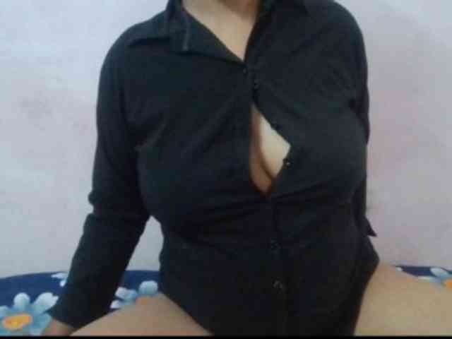 Anjali_dogra webcam