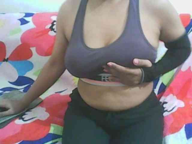 Anjali_dogra webcam