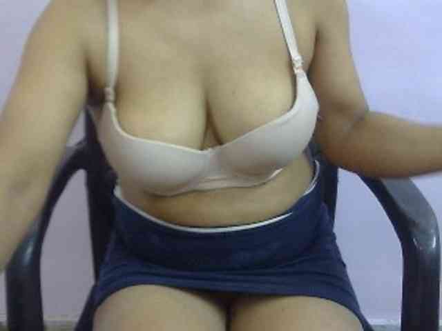 Anjali_dogra webcam