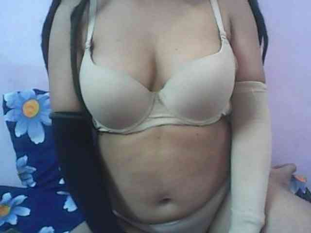 Anjali_dogra webcam