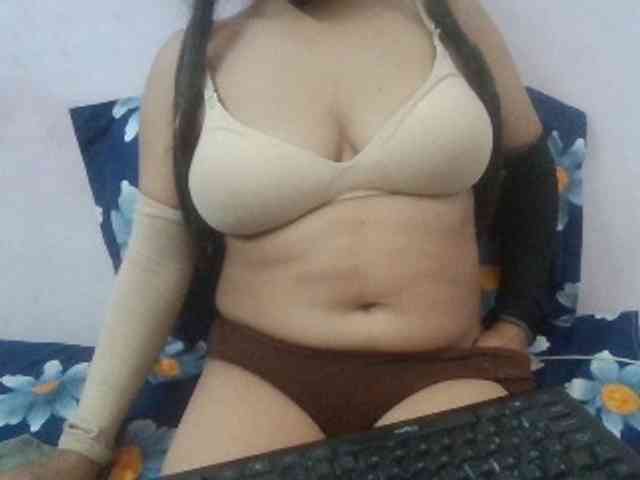 Anjali_dogra webcam