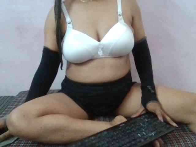 Anjali_dogra webcam