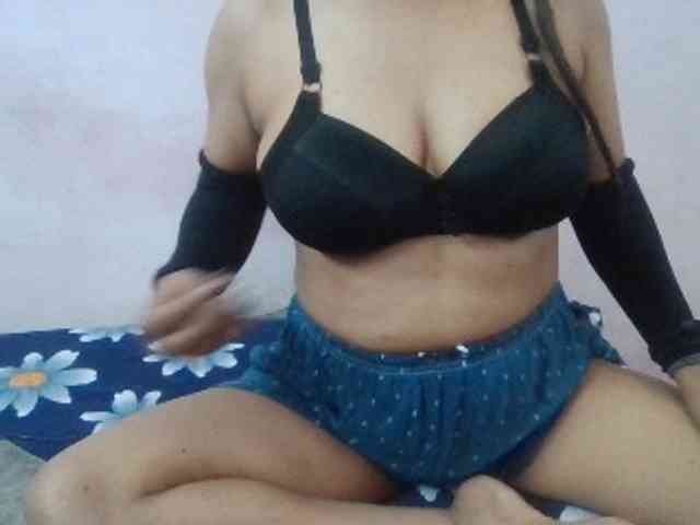 Anjali_dogra webcam