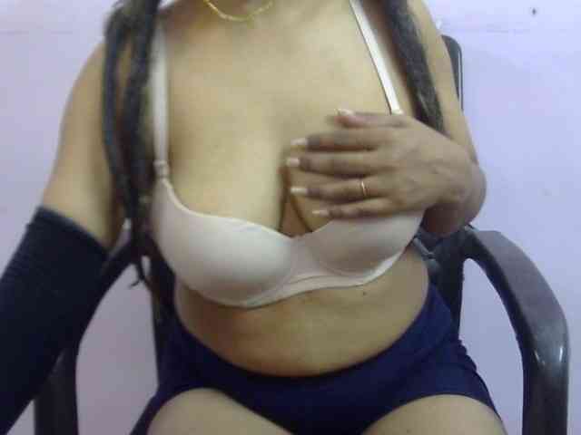 Anjali_dogra webcam