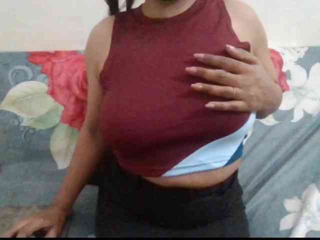 Anjali_dogra webcam