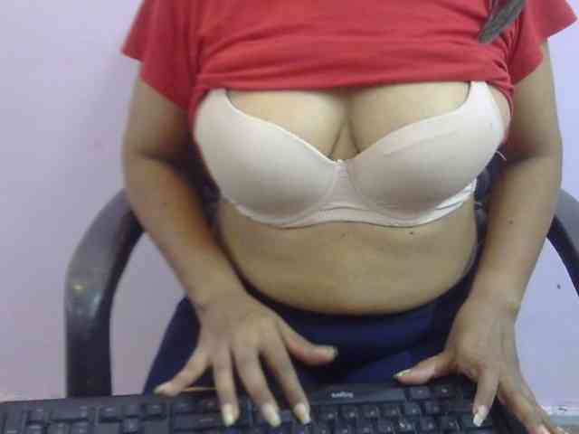 Anjali_dogra webcam