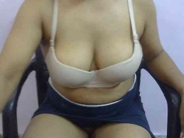Anjali_dogra webcam