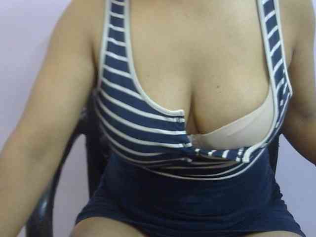 Anjali_dogra webcam